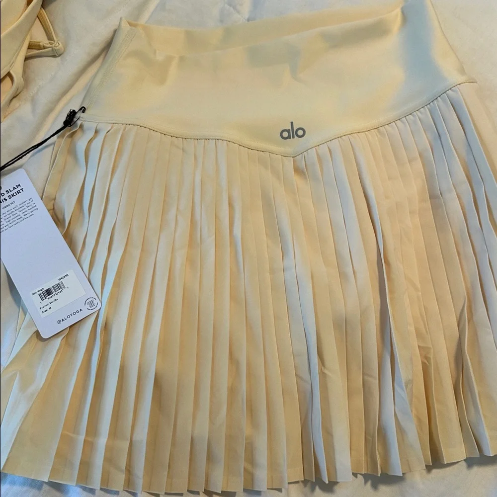 French vanilla aka (candle light yellow) ALO Pleated Skirt and Airlift Bra set